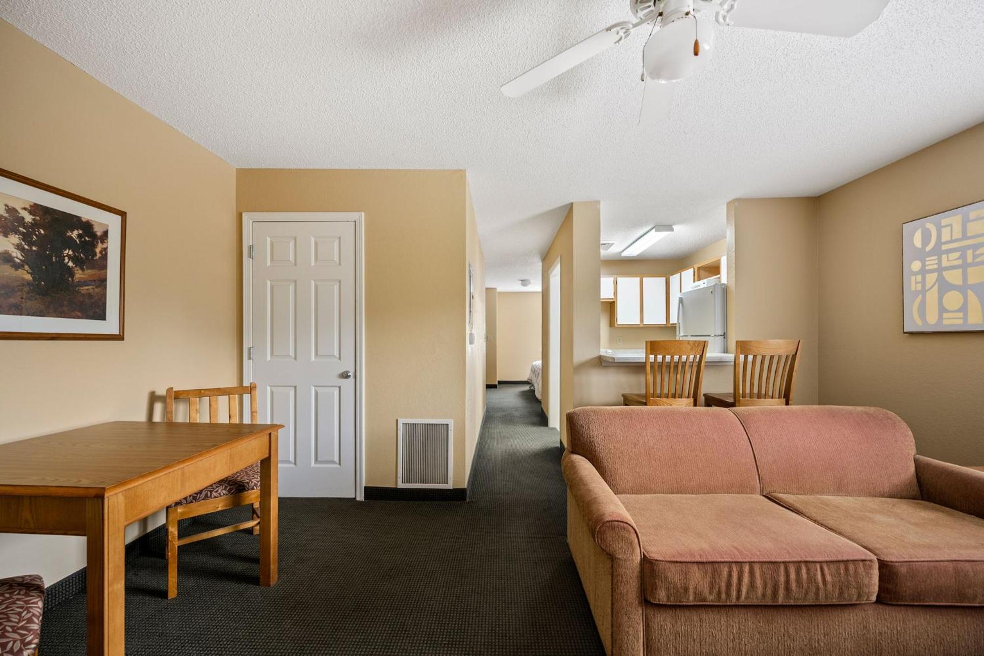 Affordable Suites Уилсън Екстериор снимка